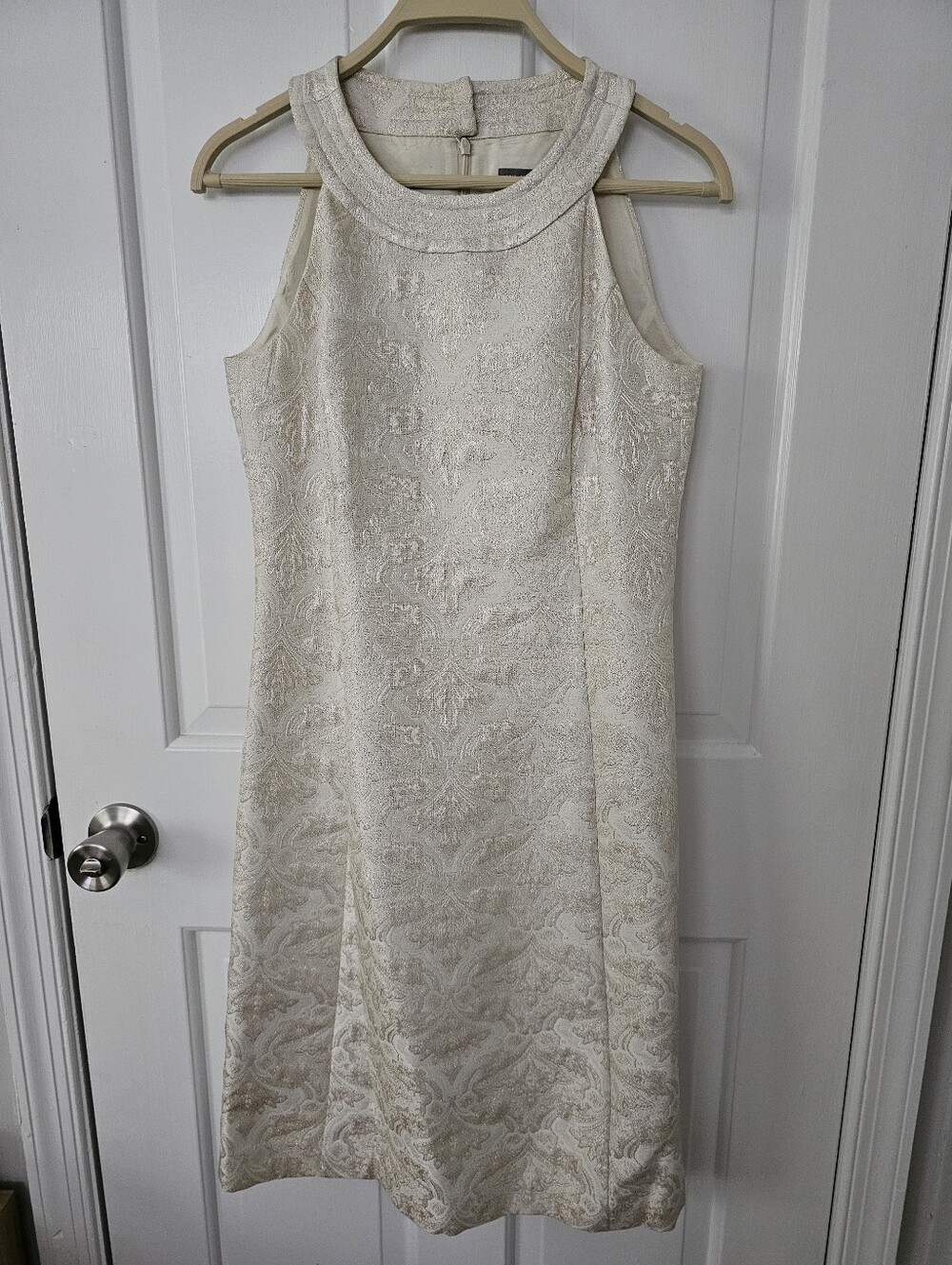 GORGEOUS ANN TAYLOR DRESS